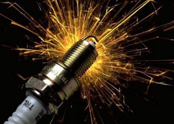 Por que a vela de ignição não está produzindo faísca?