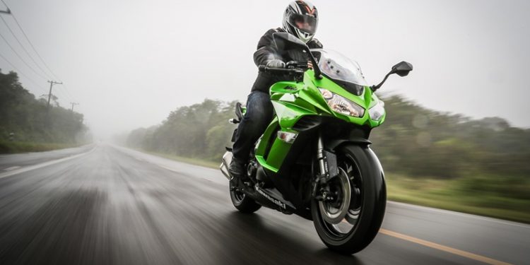 Luz de injeção piscando sete vezes no painel da moto: O que será?