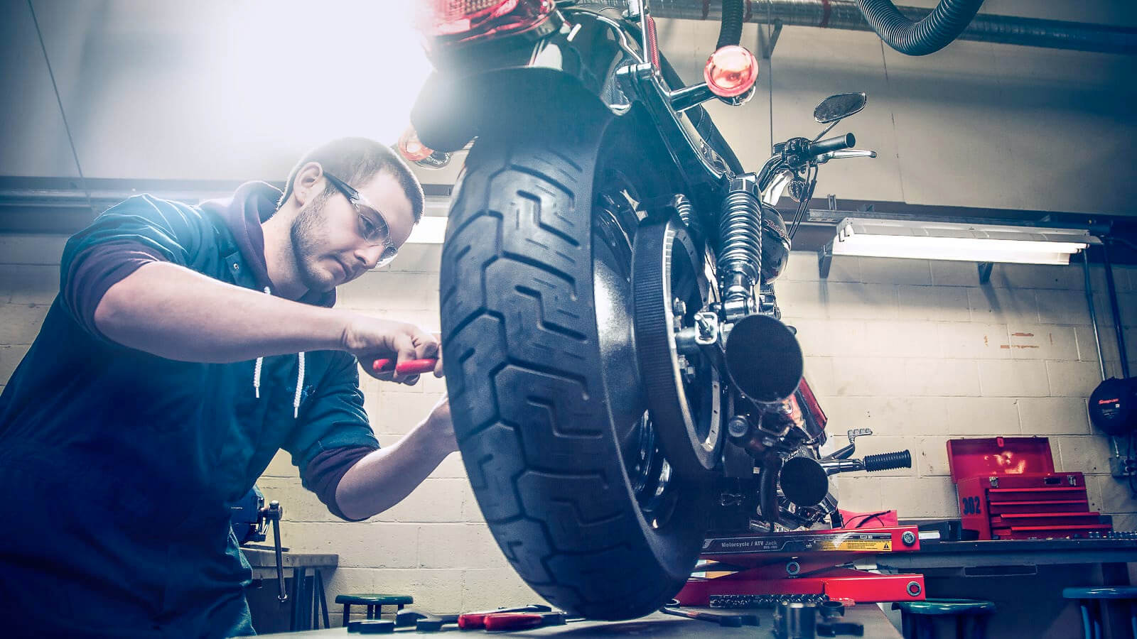 A moto falha em determinada rotação por qual motivo, Diaguinho?