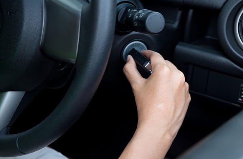 ideias para seu carro de controle remoto se fio. substituindo pilhas por  bateria de celular 