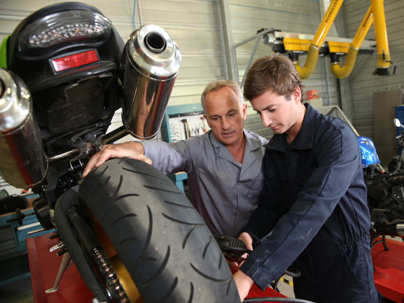 5 mitos de manutenção de motos que foram desvendados