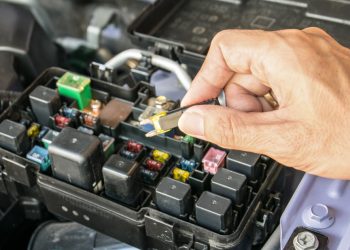 como verificar fusíveis