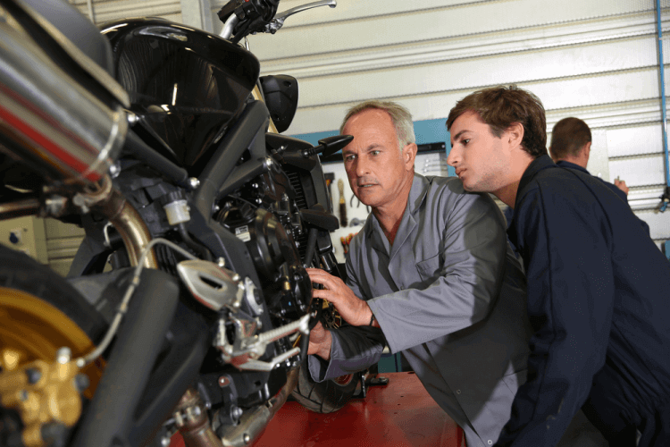cursos de mecânica de motos, quais fazer