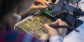 reparos em módulos, 3 motivos para se especializar